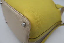 Load image into Gallery viewer, HERMES PICOTIN LOCK CASAQUE PM Clemence leather Lime/Nata Y Engraving Hand bag 800090200
