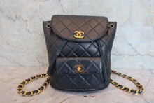 將圖片載入圖庫檢視器 CHANEL/シャネル マトラッセチェーンリュック ラムスキン ネイビー/ゴールド金具 リュック 800030113
