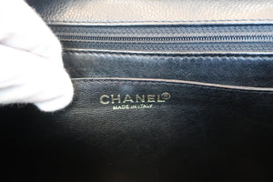 CHANEL Matelasse trapezoid hand bag Caviar skin Black/Gold hadware Hand bag 600050059