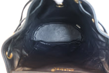 將圖片載入圖庫檢視器 CHANEL/シャネル マトラッセチェーンリュック ラムスキン ネイビー/ゴールド金具 リュック 800030113
