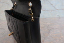 将图片加载到图库查看器，CHANEL/香奈儿 戴妃 CF 链条包 羊皮 Black/Gold hadware(黑色/金色金属) 肩背包 800020178
