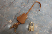 将图片加载到图库查看器，HERMES HAUT A COURROIRE 32 Veche lether Natural □F刻印 Hand bag 600080142
