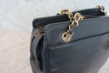 画像をギャラリービューアに読み込む, CHANEL/シャネル トリプルココマークチェーンショルダーバッグ キャビアスキン ブラック/ゴールド金具 ショルダーバッグ 800030125
