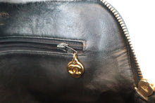 Load image into Gallery viewer, CHANEL Matelasse chain shoulder bag Lambskin Black/Gold hadware Shoulder bag 600070031
