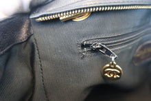 画像をギャラリービューアに読み込む, CHANEL/シャネル トリプルココマークチェーンショルダーバッグ キャビアスキン ブラック/ゴールド金具 ショルダーバッグ 800030125
