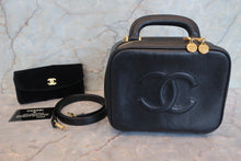 画像をギャラリービューアに読み込む, CHANEL/シャネル ココマークバニティ キャビアスキン ブラック/ゴールド金具 バニティ 800010034
