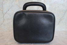 画像をギャラリービューアに読み込む, CHANEL/シャネル ココマークバニティ キャビアスキン ブラック/ゴールド金具 バニティ 800010034
