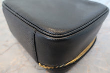 画像をギャラリービューアに読み込む, CHANEL/シャネル ココマークバニティ キャビアスキン ブラック/ゴールド金具 バニティ 800010034
