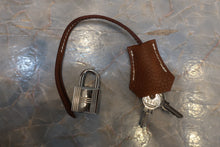 将图片加载到图库查看器，HERMES KELLY 28 Clemence leather Gold X刻印 Shoulder bag 700070040

