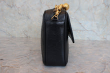 画像をギャラリービューアに読み込む, CHANEL/シャネル ココマークチェーンショルダーバッグ キャビアスキン ブラック/ゴールド金具 ショルダーバッグ 800040007
