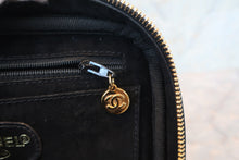 画像をギャラリービューアに読み込む, CHANEL/シャネル ココマークバニティ キャビアスキン ブラック/ゴールド金具 バニティ 800010034
