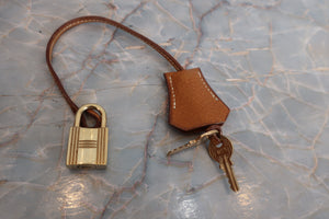 HERMES／エルメス ケリー32 ピグスキン ナチュラル 〇W刻印 ショルダーバッグ 700050194