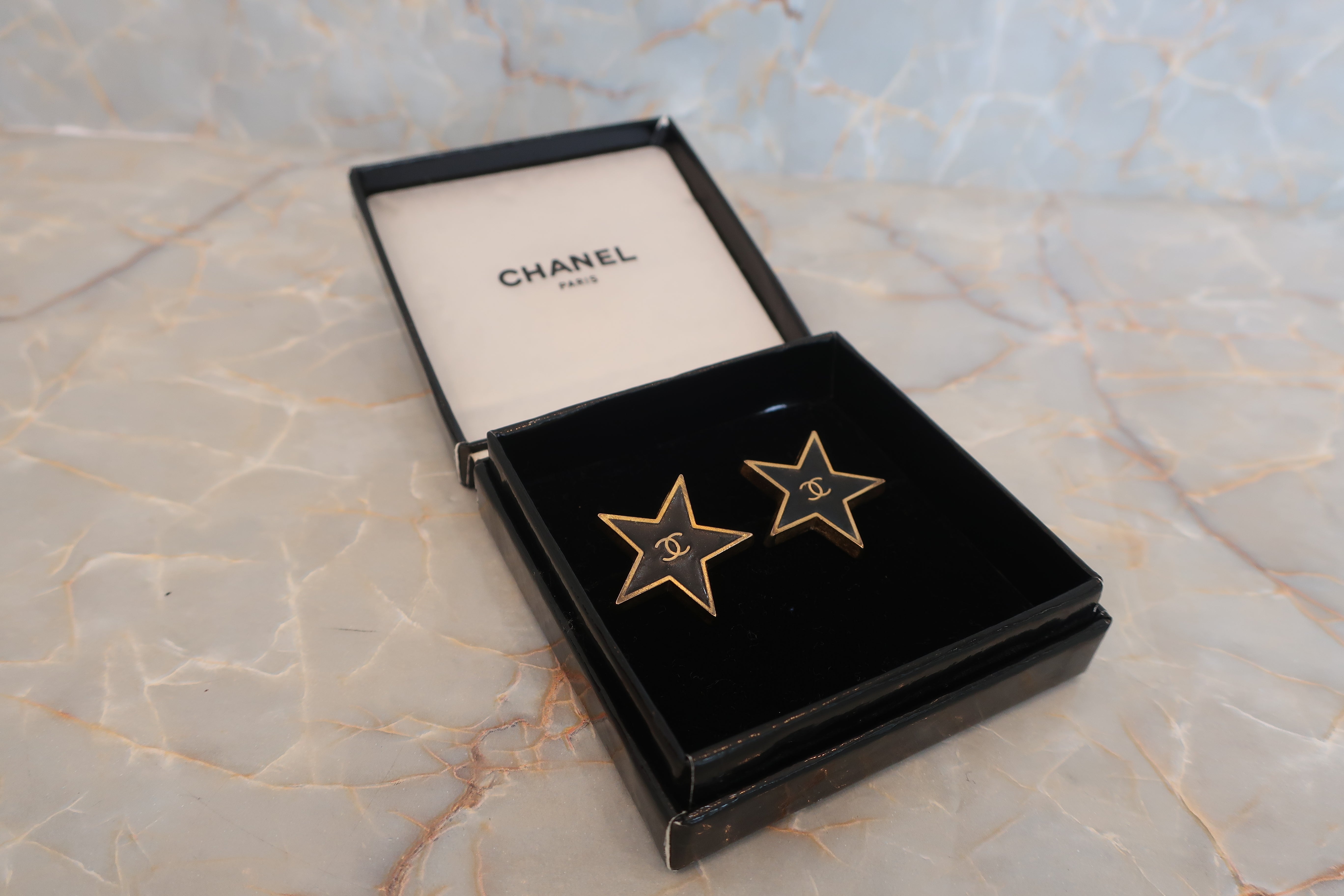 CHANEL CC mark star earring Gold plate Gold /Black Earring