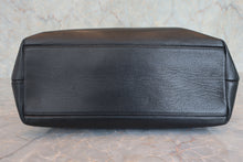 画像をギャラリービューアに読み込む, CHANEL/シャネル ココマークチェーンショルダーバッグ キャビアスキン ブラック/ゴールド金具 ショルダーバッグ 800030168
