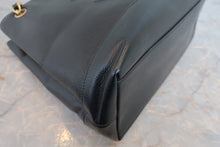 画像をギャラリービューアに読み込む, CHANEL/シャネル ココマークチェーンショルダーバッグ キャビアスキン ブラック/ゴールド金具 ショルダーバッグ 800030168
