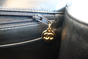 CHANEL Medium Matelasse single flap chain shoulder bag Lambskin Black/Gold hadware Shoulder bag 600050241