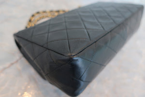 CHANEL Matelasse single flap chain shoulder bag Lambskin Black/Gold hadware Shoulder bag 600060004