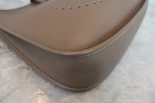 画像をギャラリービューアに読み込む, HERMES／エルメス エブリン3ＰＭ トリヨンクレマンス エトゥープ □R刻印 ショルダーバッグ 800030179

