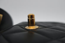 Load image into Gallery viewer, CHANEL Mini Matelasse Chain shoulder bag Lambskin Black/Gold hardware Shoulder bag 800090204
