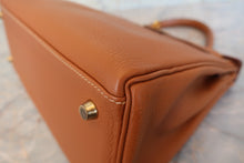 画像をギャラリービューアに読み込む, HERMES／エルメス ケリー28 トゴ ゴールド □E刻印 ショルダーバッグ 800010025
