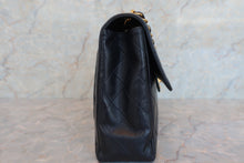Load image into Gallery viewer, CHANEL Medium Matelasse single flap chain shoulder bag Lambskin Navy/Gold hadware Shoulder bag 600050221
