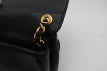 画像をギャラリービューアに読み込む, CHANEL/シャネル ココマークチェーンショルダーバッグ ラムスキン ブラック/ゴールド金具 ショルダーバッグ 800100022
