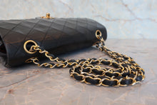 画像をギャラリービューアに読み込む, CHANEL/シャネル マトラッセＷフラップＷチェーンショルダーバッグ ラムスキン ブラック/ゴールド金具 ショルダーバッグ 800080152
