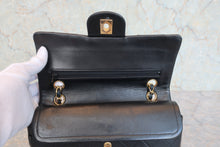 画像をギャラリービューアに読み込む, CHANEL/シャネル マトラッセＷフラップＷチェーンショルダーバッグ ラムスキン ブラック/ゴールド金具 ショルダーバッグ 800080152
