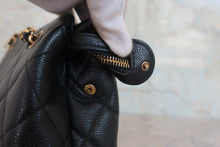 Load image into Gallery viewer, CHANEL Matelasse chain shoulder bag Caviar skin Black/Gold hadware Shoulder bag 800060109
