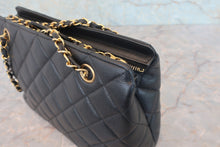 Load image into Gallery viewer, CHANEL Matelasse chain shoulder bag Caviar skin Black/Gold hadware Shoulder bag 800060109
