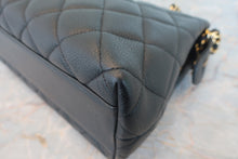 Load image into Gallery viewer, CHANEL Matelasse chain shoulder bag Caviar skin Black/Gold hadware Shoulder bag 800060109
