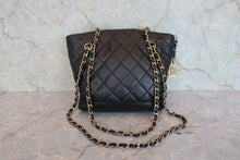 Load image into Gallery viewer, CHANEL Matelasse chain tote bag Lambskin Black/Gold hadware Tote bag 800080126
