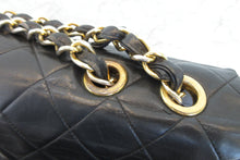 将图片加载到图库查看器，CHANEL/香奈儿 大号CF 单盖 链条包 羊皮 Black/Gold hadware(黑色/金色金属) 肩背包 700060192
