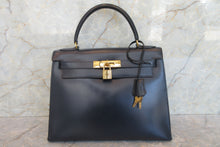 將圖片載入圖庫檢視器 HERMES／エルメス ケリー28 ボックスカーフ ネイビー 〇J刻印 ハンドバッグ 700060052
