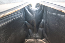 Load image into Gallery viewer, CHANEL Matelasse chain shoulder bag Caviar skin Black/Gold hadware Shoulder bag 800060109
