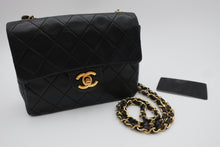 Load image into Gallery viewer, CHANEL Mini Matelasse Single Flap Chain shoulder bag Lambskin Black/Gold hardware Shoulder bag 800090239
