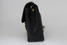 Load image into Gallery viewer, CHANEL Mini Matelasse Single Flap Chain shoulder bag Lambskin Black/Gold hardware Shoulder bag 800090239
