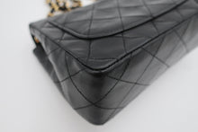 Load image into Gallery viewer, CHANEL Mini Matelasse Single Flap Chain shoulder bag Lambskin Black/Gold hardware Shoulder bag 800090239

