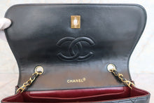 Load image into Gallery viewer, CHANEL Matelasse single flap chain shoulder bag Lambskin Black/Gold hadware Shoulder bag 600070015
