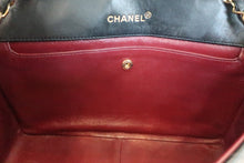 Load image into Gallery viewer, CHANEL Matelasse single flap chain shoulder bag Lambskin Black/Gold hadware Shoulder bag 600070015
