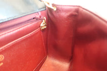 Load image into Gallery viewer, CHANEL Diana matelasse chain shoulder bag Lambskin Black/Gold hadware Shoulder bag 600050242
