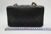 Load image into Gallery viewer, CHANEL Vicolore Big CC mark Chain shoulder bag Lambskin Black/Gold hardware Shoulder bag 800100035
