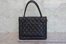 Load image into Gallery viewer, CHANEL Medallion Tote Caviar skin Black/Gold hadware Tote bag 800080130
