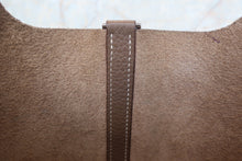 画像をギャラリービューアに読み込む, HERMES／エルメス ピコタンロックＰＭ トリヨンクレマンス エトゥープ ハンドバッグ 800010042
