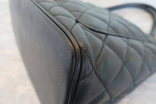 Load image into Gallery viewer, CHANEL Medallion Tote Caviar skin Black/Gold hadware Tote bag 800080130
