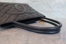 Load image into Gallery viewer, CHANEL Medallion Tote Caviar skin Black/Gold hadware Tote bag 800080130
