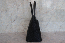 将图片加载到图库查看器，CHANEL/香奈儿 复刻 托特包 荔枝皮 Black/Silver hadware(黑色/银色金属) 托特包 700100195
