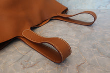 Load image into Gallery viewer, HERMES PICOTIN LOCK GM Clemence leather Gold □P Engraving Hand bag 700120036
