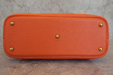 Load image into Gallery viewer, HERMES／BOLIDE 31 Clemence leather Orange □H Engraving Shoulder bag 800020117
