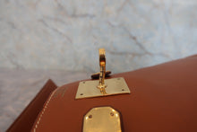 画像をギャラリービューアに読み込む, HERMES／エルメス ケリー32 クシュベル ゴールド ○T刻印 ショルダーバッグ 800060174
